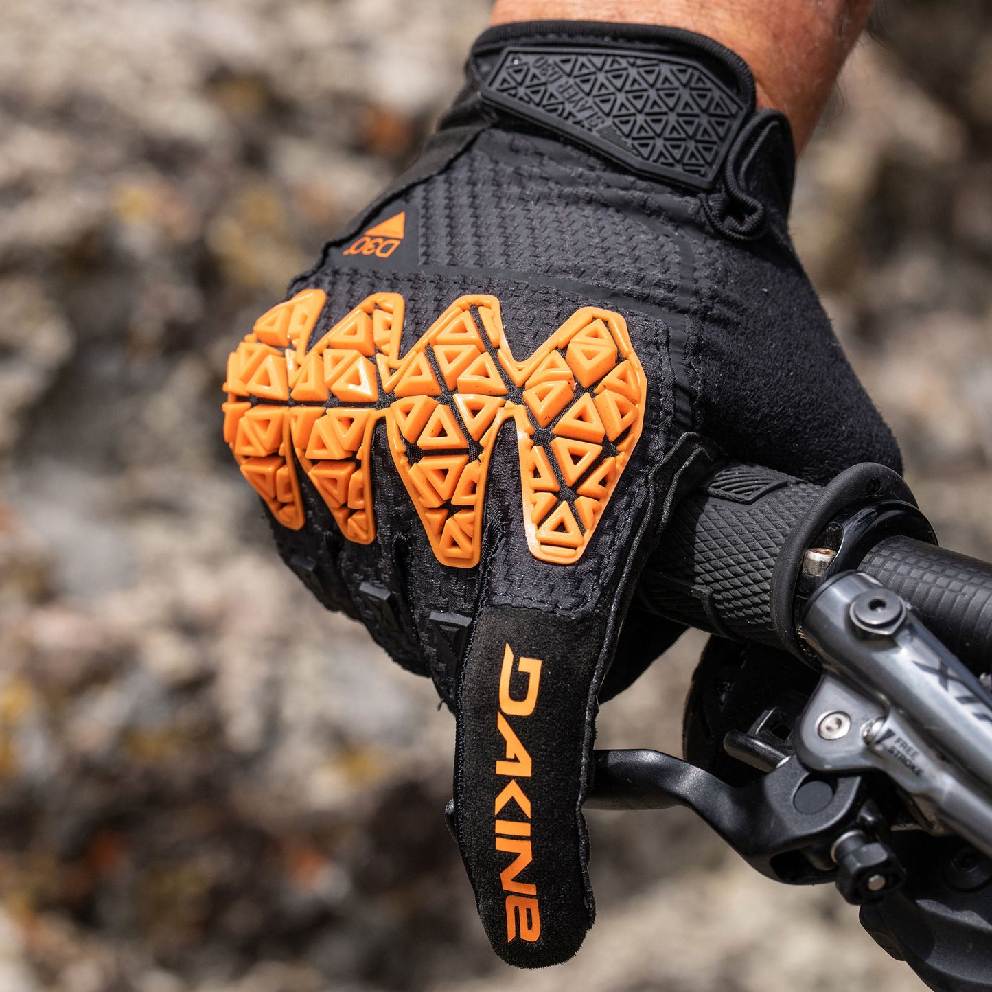 Slayer Pro D30® Gloves - Black/Orange