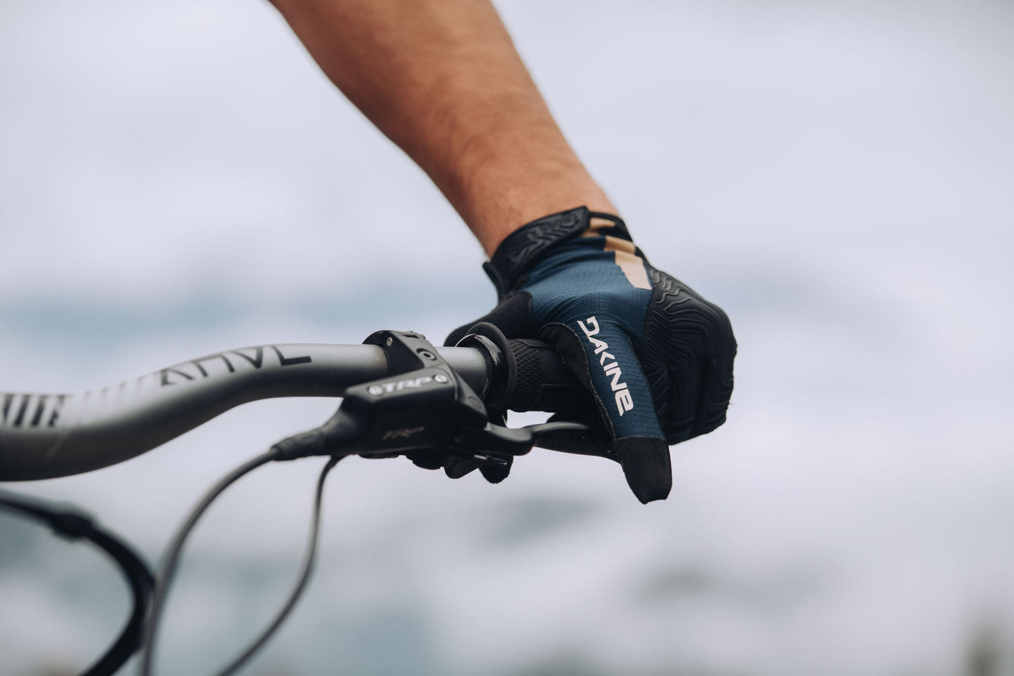 Cross-X 2.0 Gloves - Red Tide